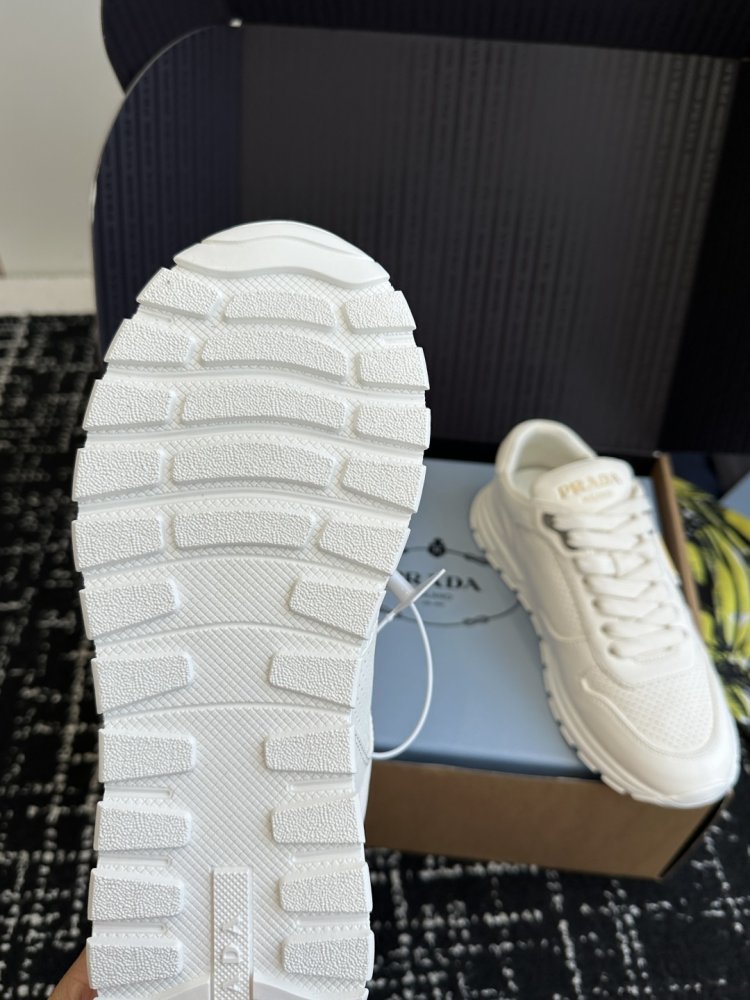 Кросівки фото 9