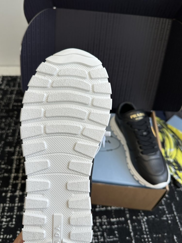 Кросівки фото 9