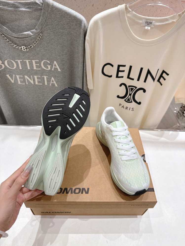 Кросівки фото 9