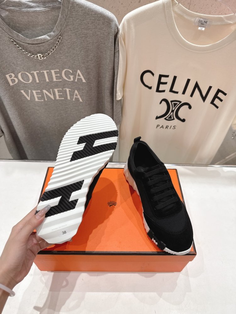 Кросівки фото 9