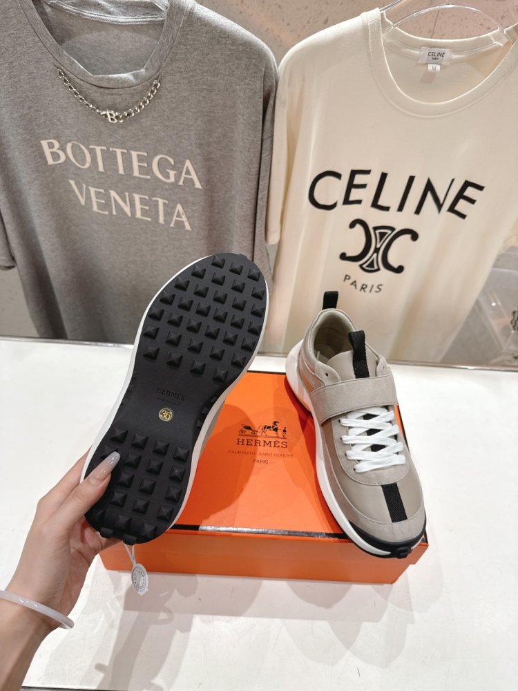 Кросівки фото 9