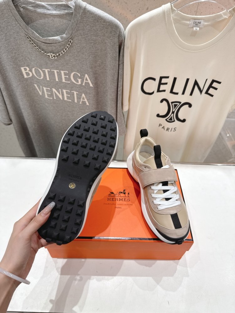 Кросівки фото 9