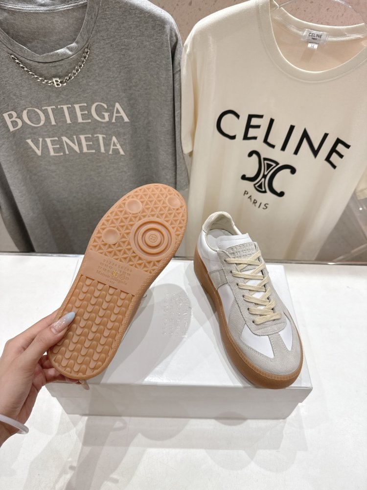 Кросівки фото 9