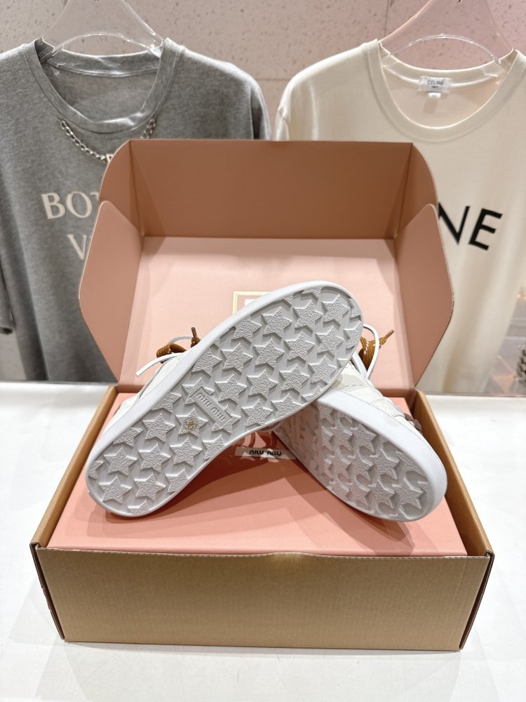 Кросівки фото 9