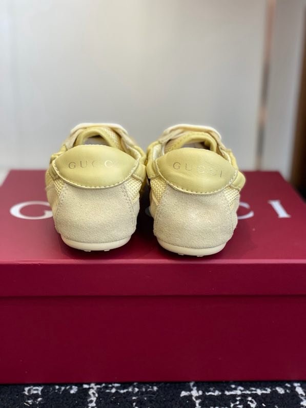 Кросівки фото 9