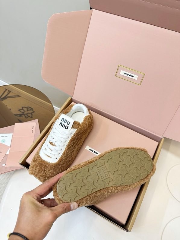 Кросівки фото 9