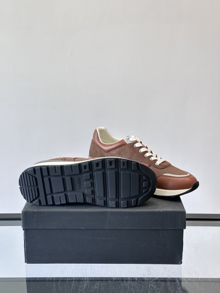 Кросівки фото 9