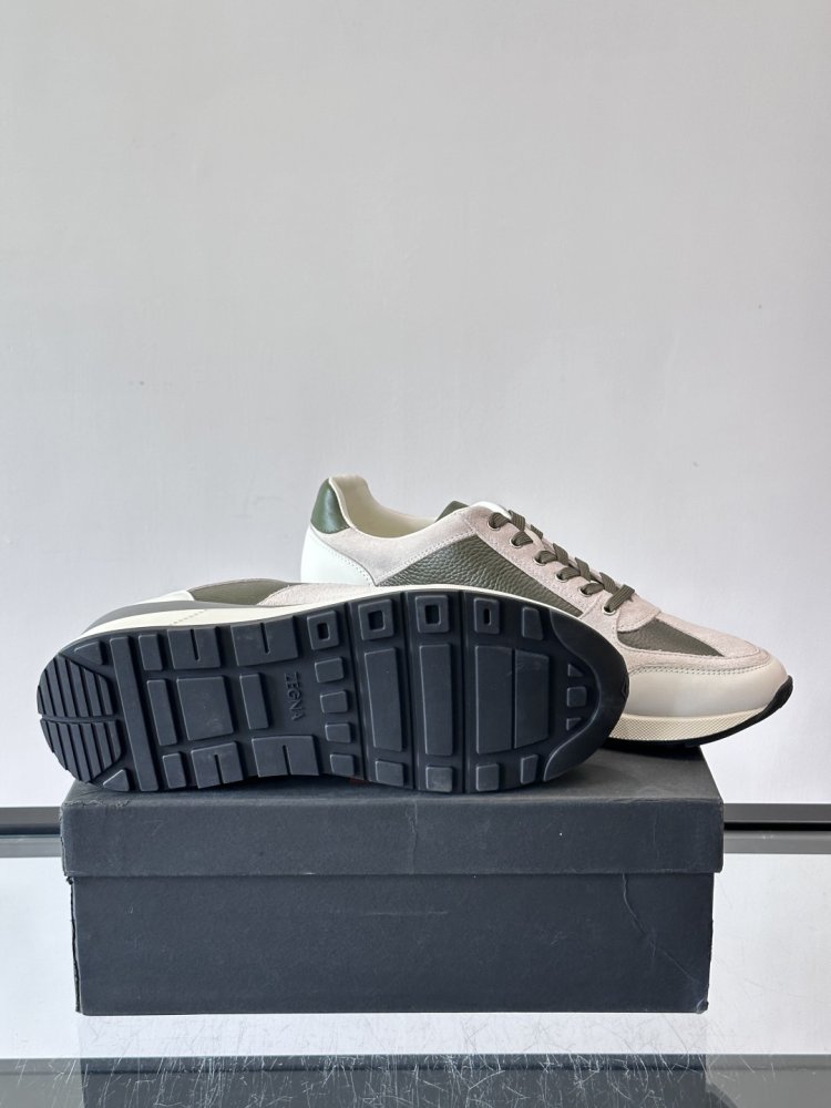 Кросівки фото 9