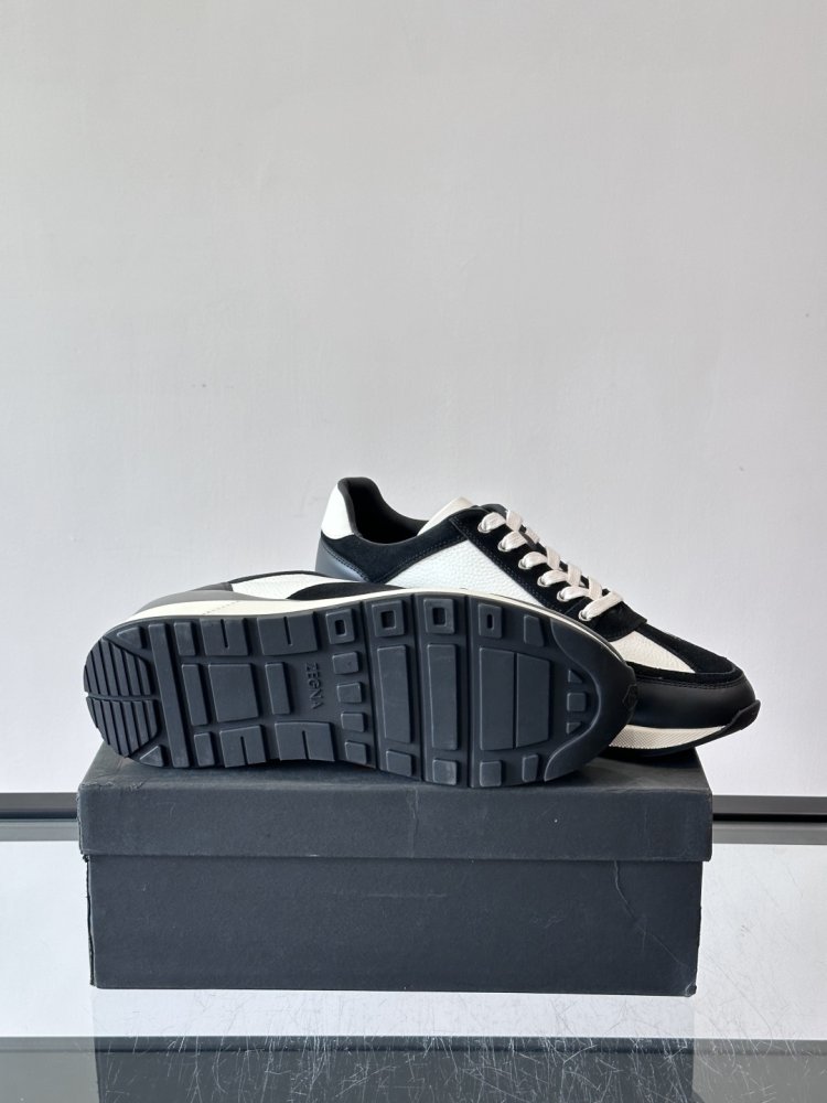 Кросівки фото 9