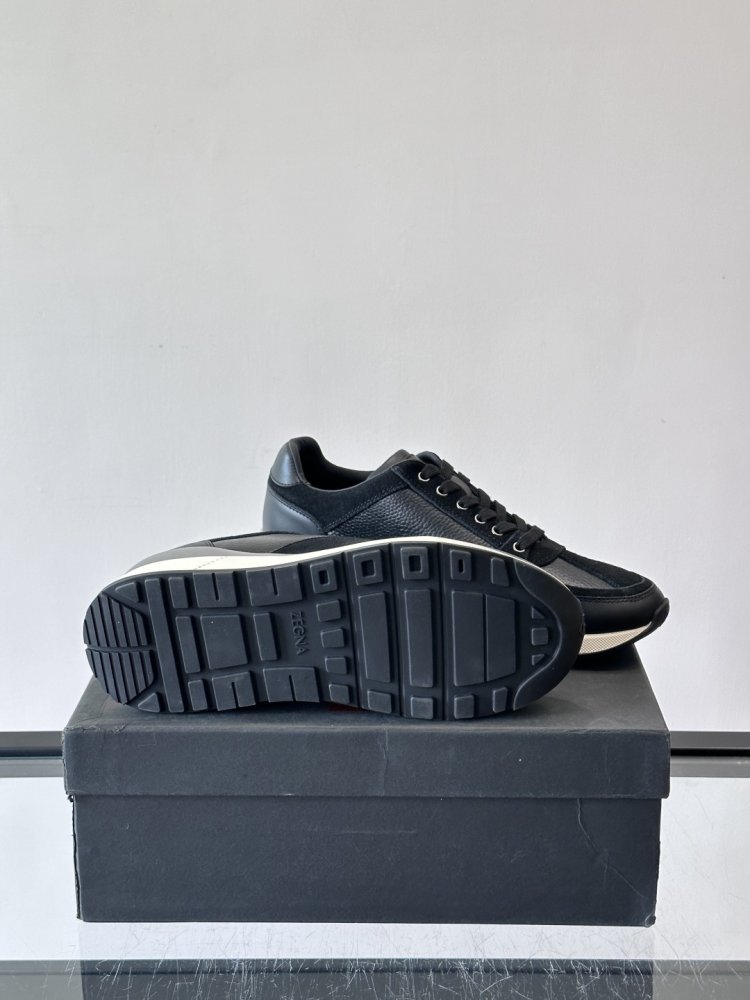 Кросівки фото 9