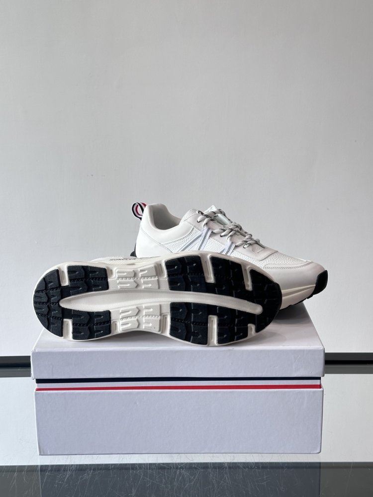 Кросівки фото 9