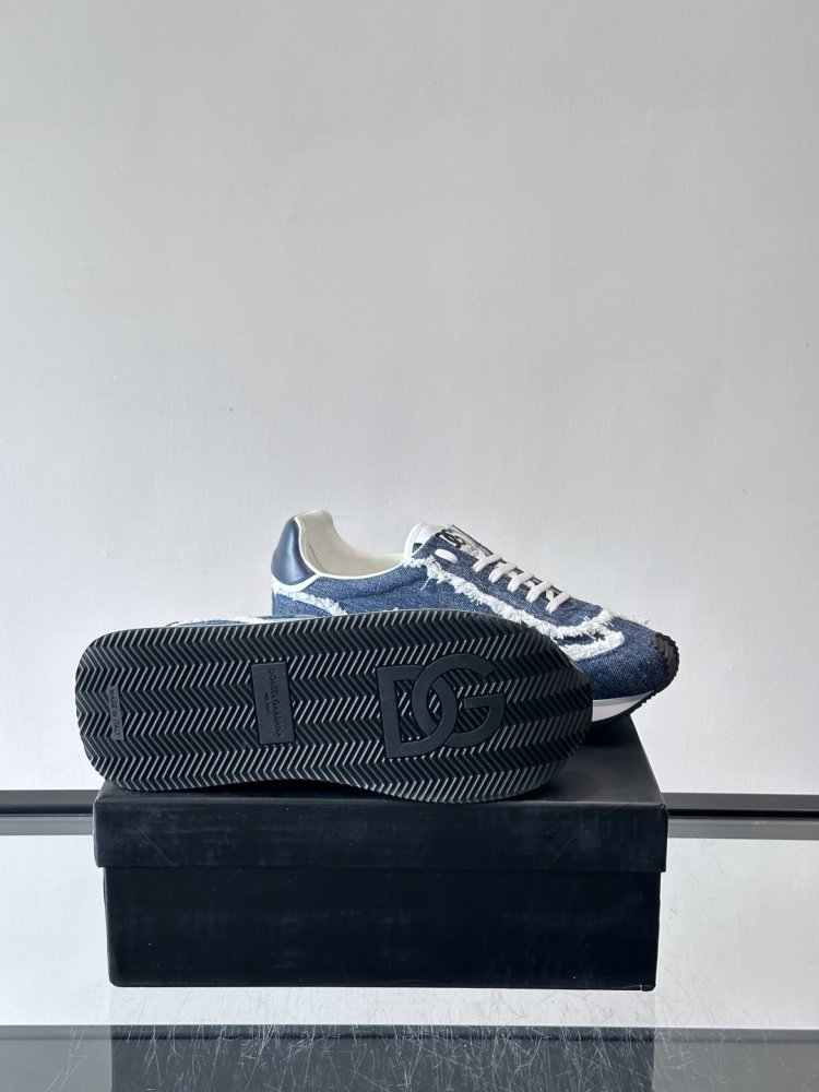 Кросівки фото 9