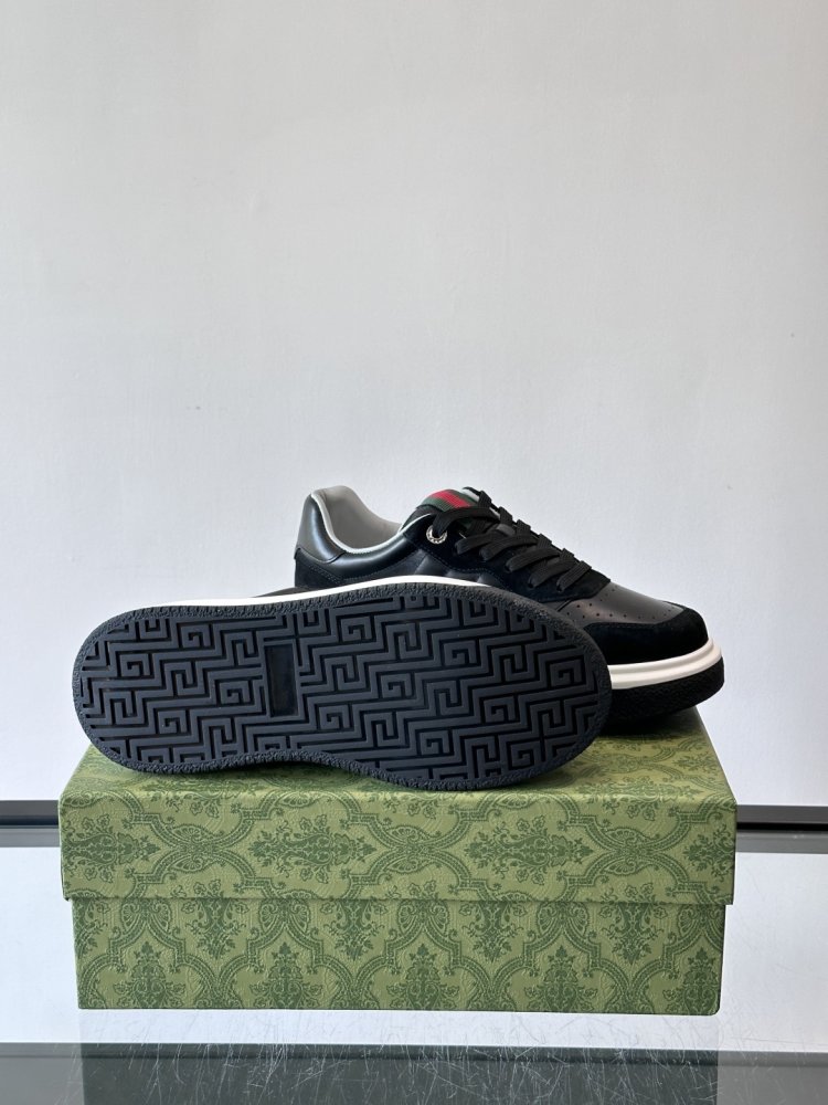 Кросівки фото 9