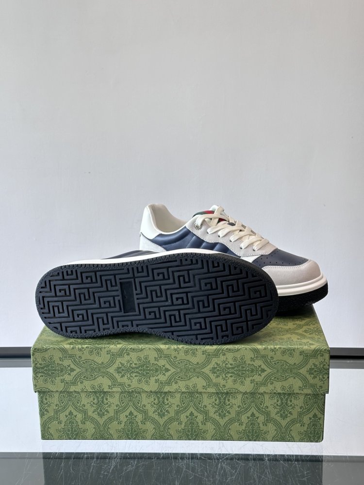 Кросівки фото 9