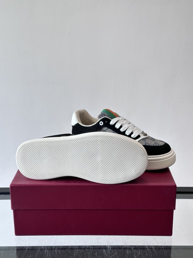 Кросівки фото 9