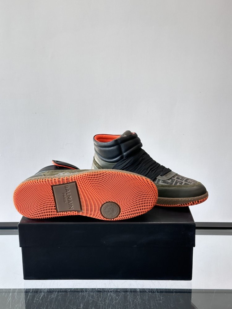 Кросівки фото 9