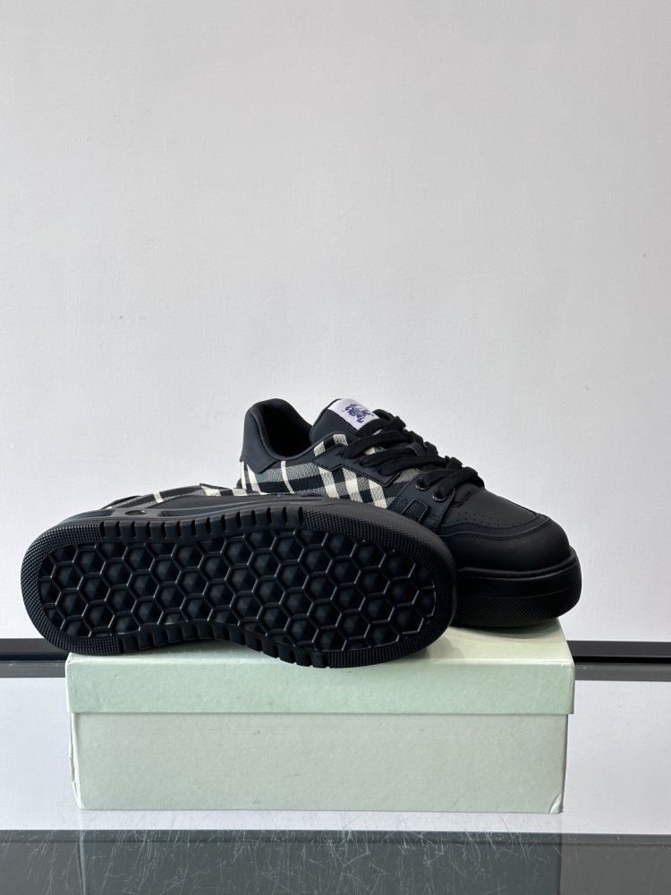 Кросівки фото 9