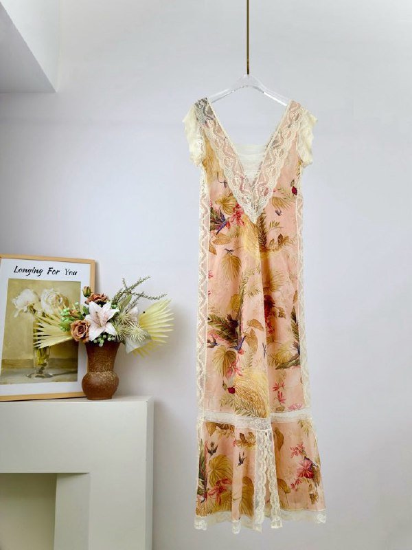 Кружевное платье миди CASCADIAN с вырезом фото 3