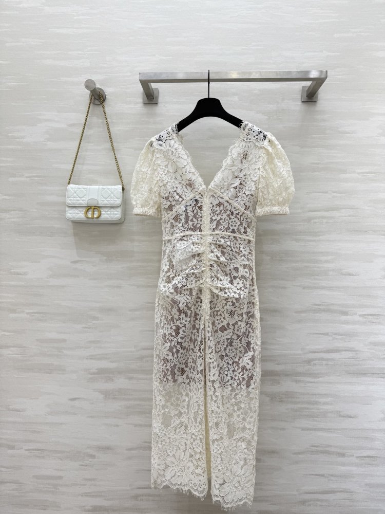 Кружевное платье с рукавами буфами фото 5