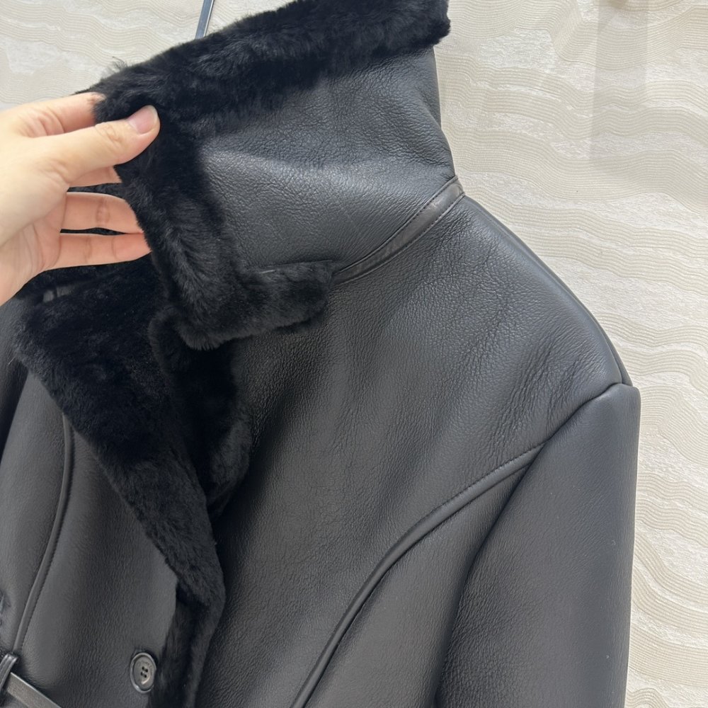 Куртка шкіряна на хутрі жіноча фото 4