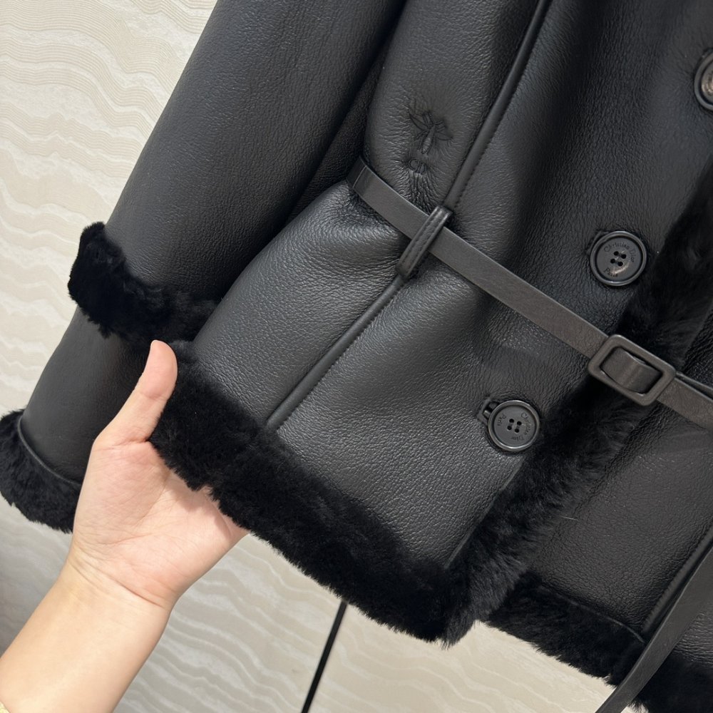 Куртка шкіряна на хутрі жіноча фото 6