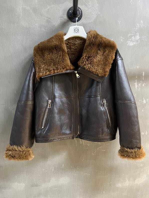 Jacket leather women's on fur