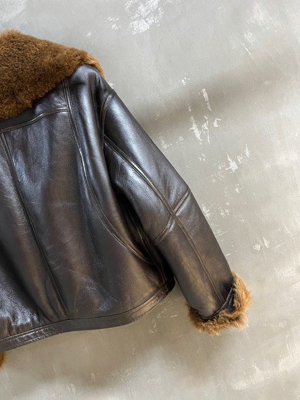 Jacket leather women's on fur фото 2