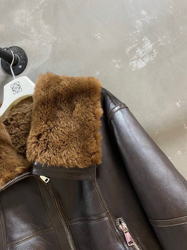 Jacket leather women's on fur фото 3