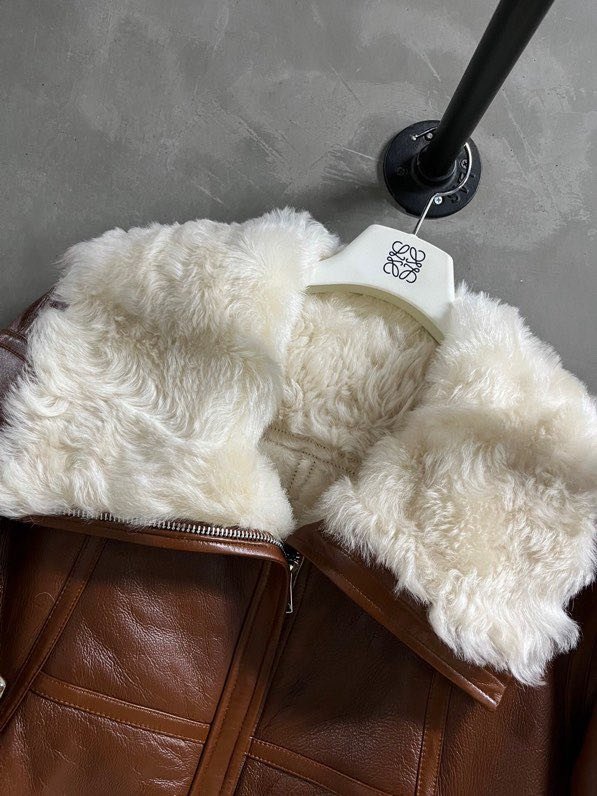 Jacket leather women's on fur фото 6