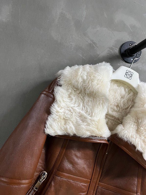 Jacket leather women's on fur фото 7