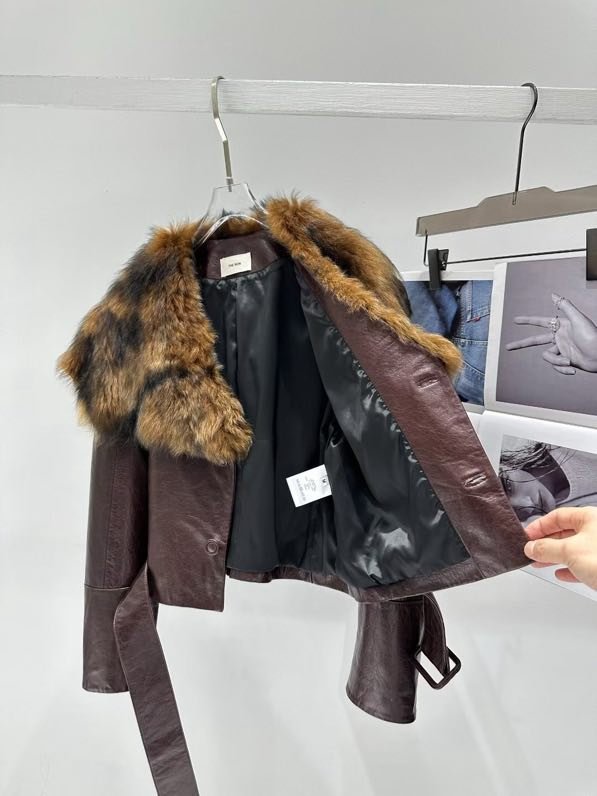 Jacket leather women's from fur collar фото 2