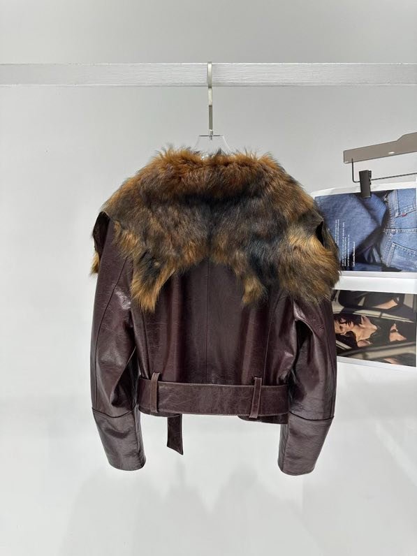 Jacket leather women's from fur collar фото 3