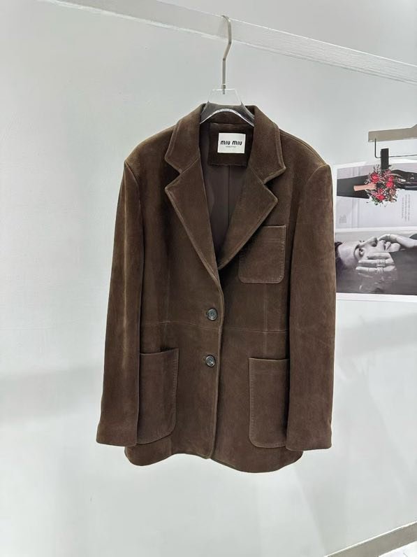 Куртка шкіряна жіноча