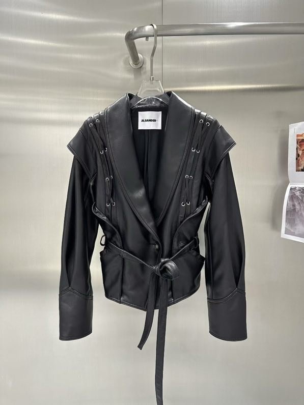 Куртка шкіряна жіноча