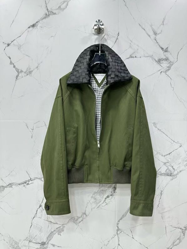 Куртка шкіряна жіноча