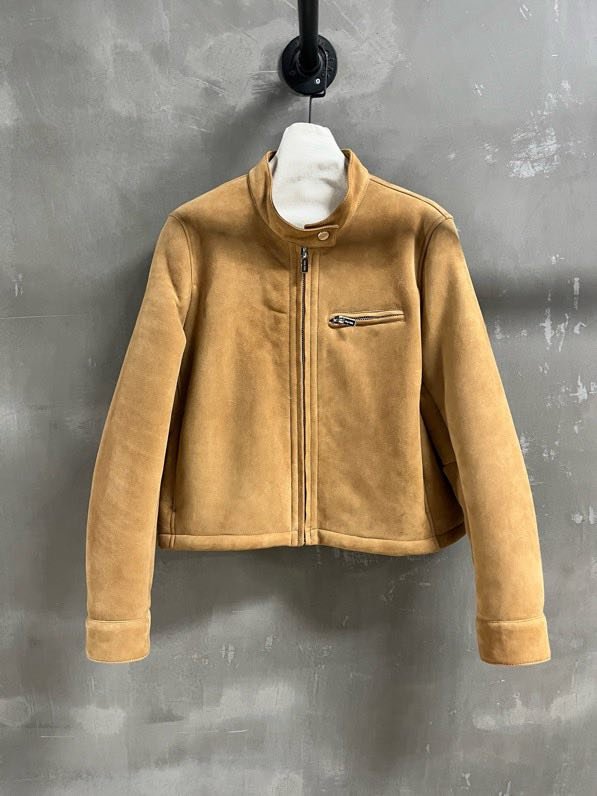 Куртка шкіряна жіноча