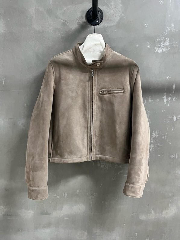 Куртка шкіряна жіноча