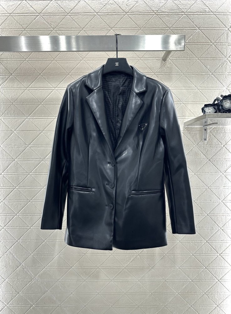 Jacket leather women's