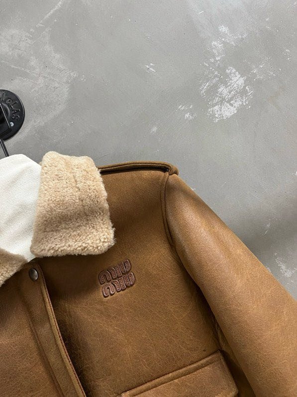 Куртка шкіряна жіноча фото 2