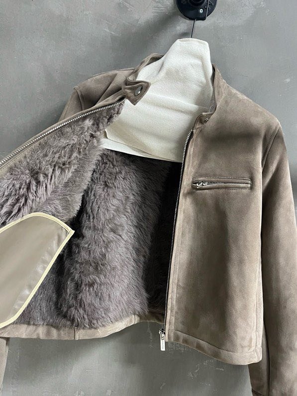 Куртка шкіряна жіноча фото 3