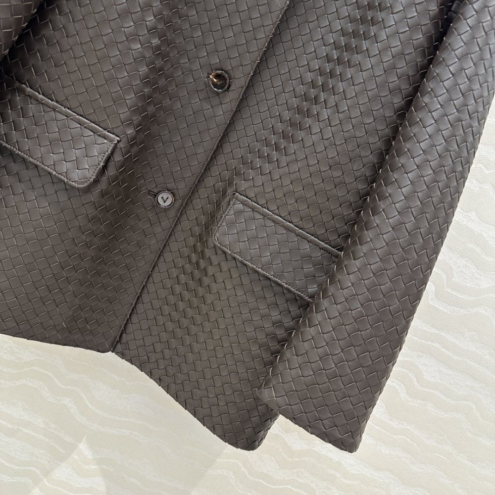 Куртка шкіряна жіноча фото 4