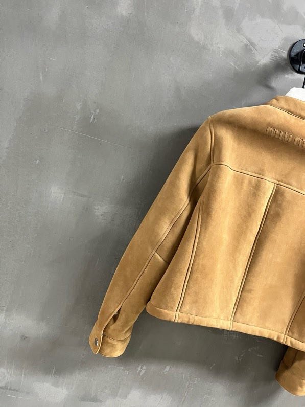 Куртка шкіряна жіноча фото 4