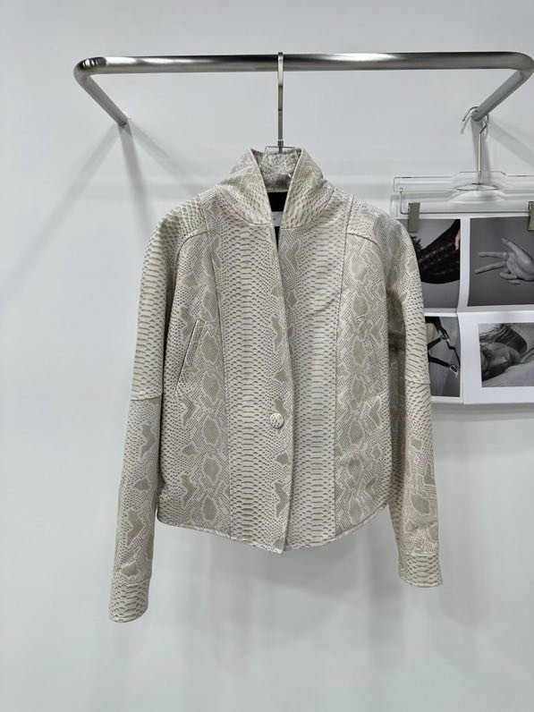 Куртка шкіряна жіноча фото 5