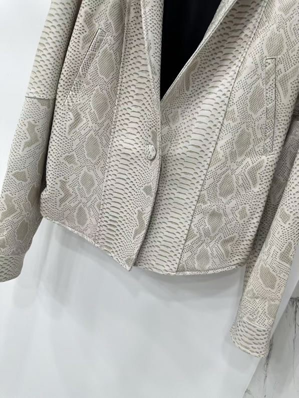 Куртка шкіряна жіноча фото 8