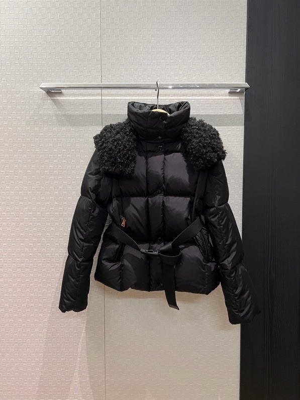 Куртка лыжная женская Moncler Ski Series