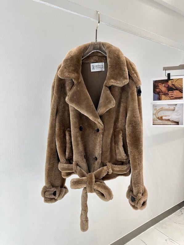 Jacket fur women's фото 7