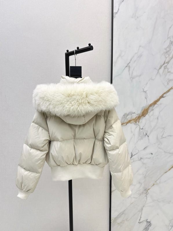 Куртка на меху женская фото 6