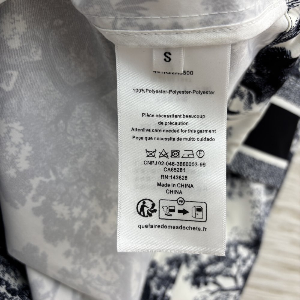 Jacket on lightning from hood women's фото 9