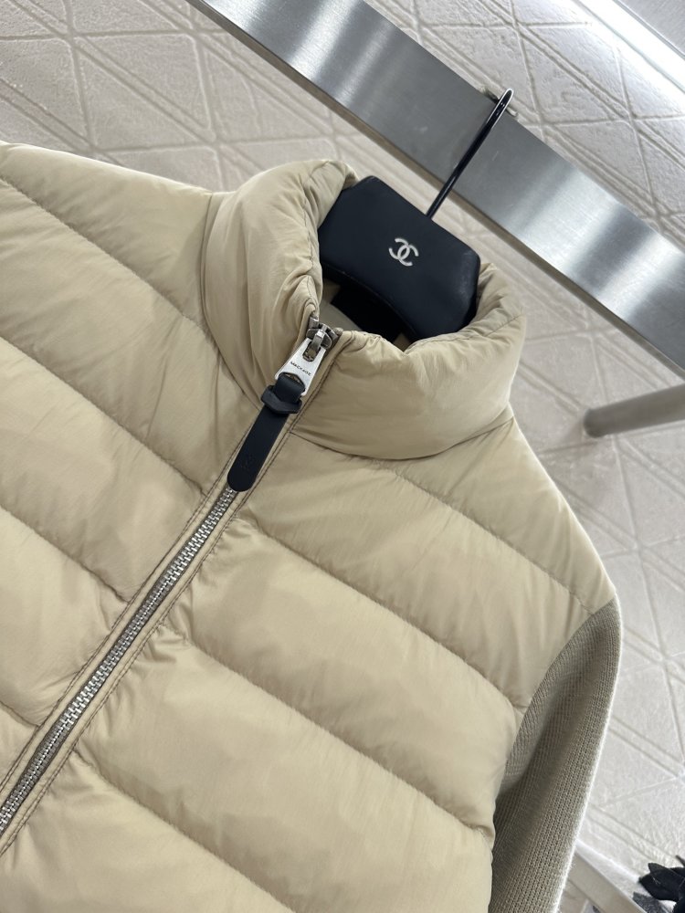 Куртка на пуху с трикотажными рукавами женская фото 5