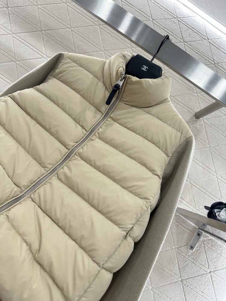 Куртка на пуху с трикотажными рукавами женская фото 6